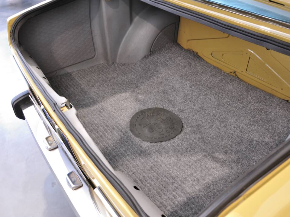 Image 28/31 of Alfa Romeo Alfetta 1.8 (1975)
