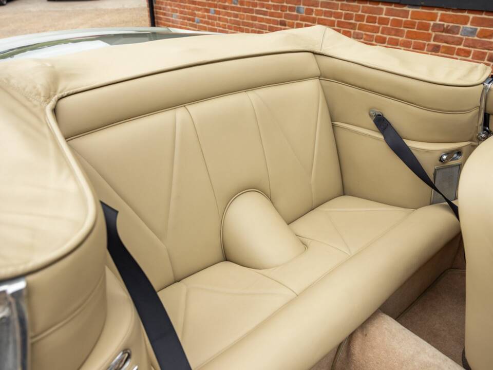 Bild 15/50 von Aston Martin DB 6 Volante (1969)