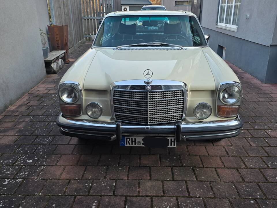 Image 2/9 of Mercedes-Benz 250 C (1972)