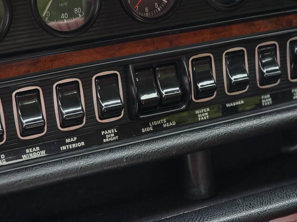 Image 10/50 of Jaguar XJ 6 4.2 (1972)