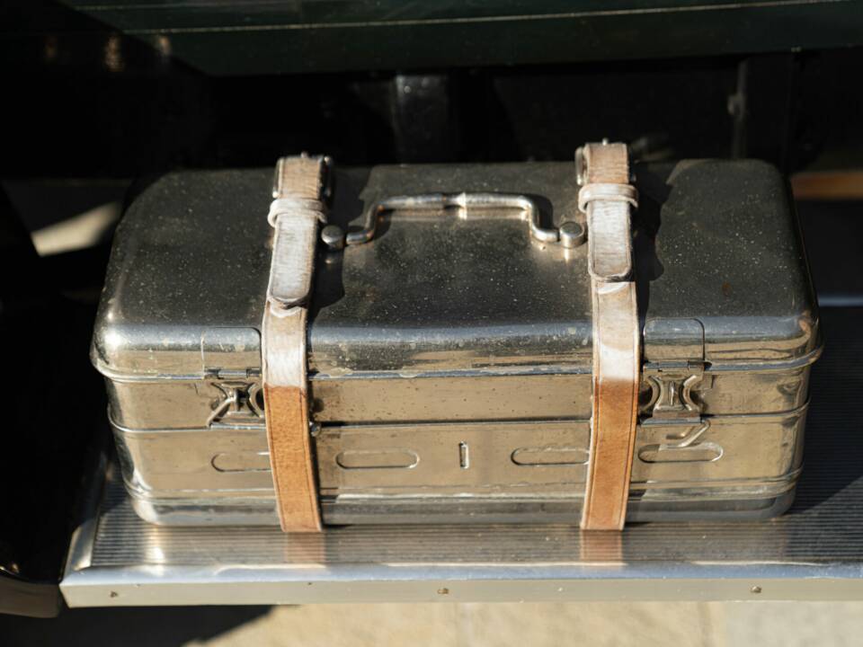 Image 18/50 of Vauxhall 20/60 T80 (1930)