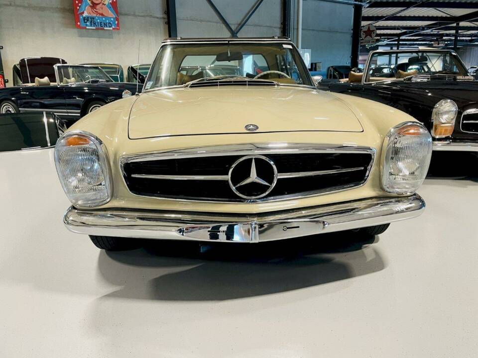 Bild 6/36 von Mercedes-Benz 280 SL (1970)