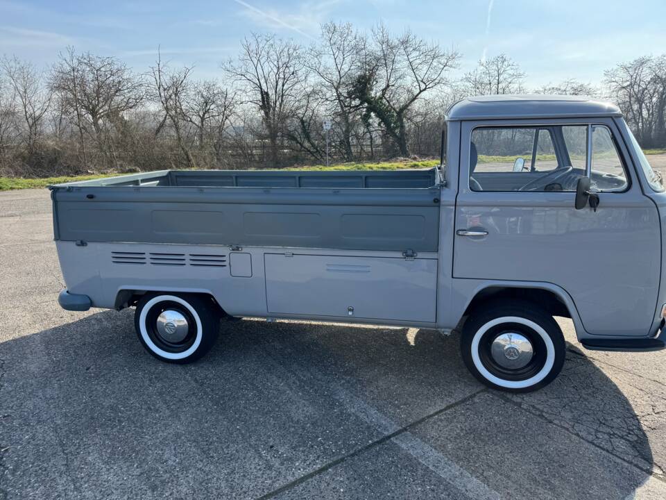 Image 4/16 of Volkswagen T2 a&#x2F;b (1972)