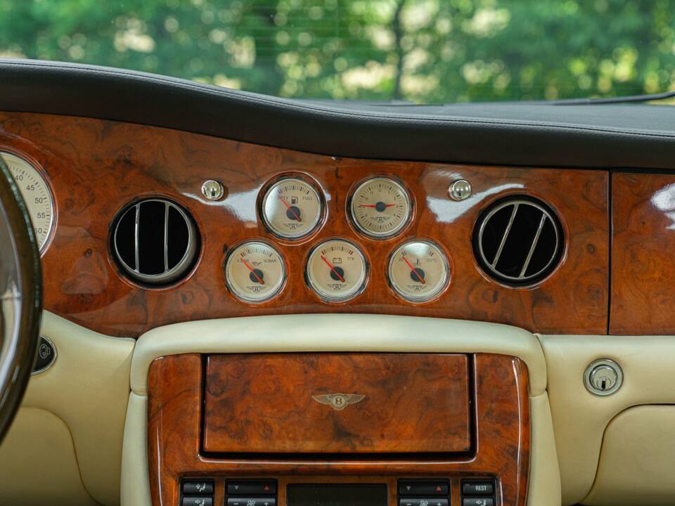 Immagine 39/50 di Bentley Arnage Red Label (1999)