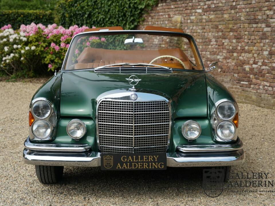 Afbeelding 6/50 van Mercedes-Benz 220 SE b (1964)