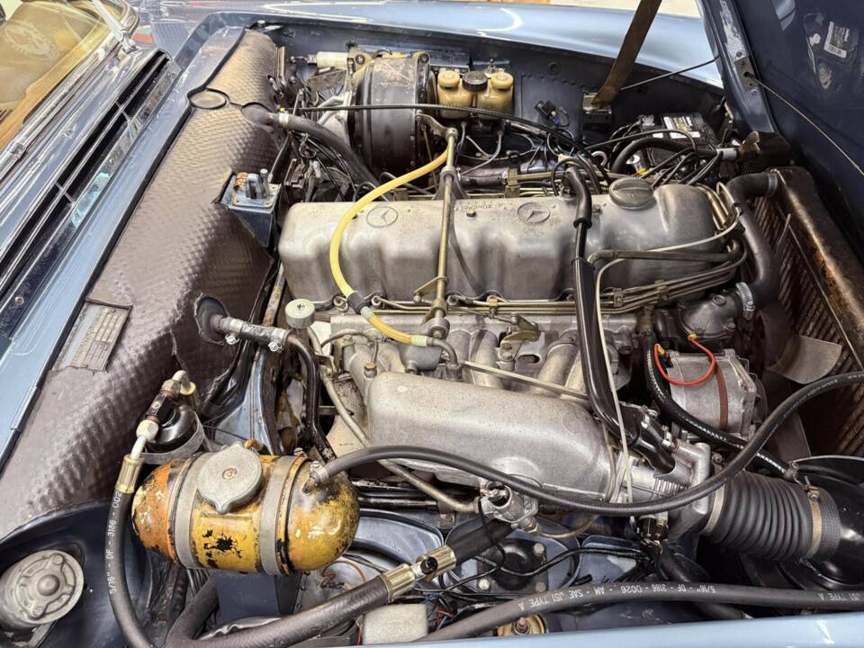 Immagine 42/50 di Mercedes-Benz 280 SL (1969)