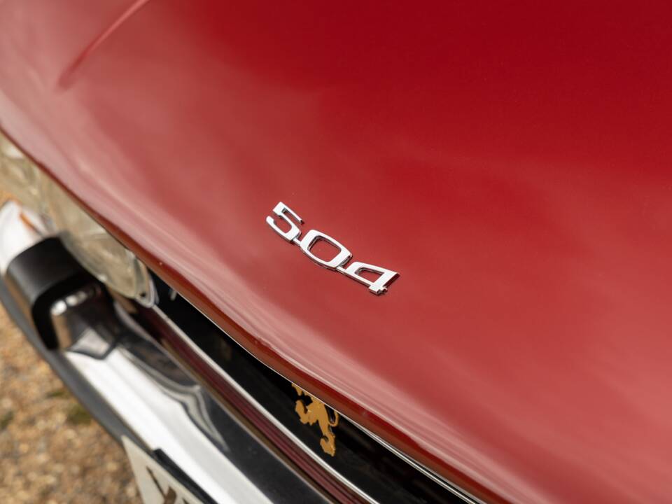 Image 40/45 of Peugeot 504 Convertible (1974)