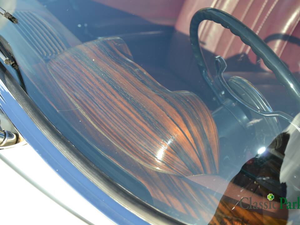 Image 33/50 of Mercedes-Benz 250 SE (1966)