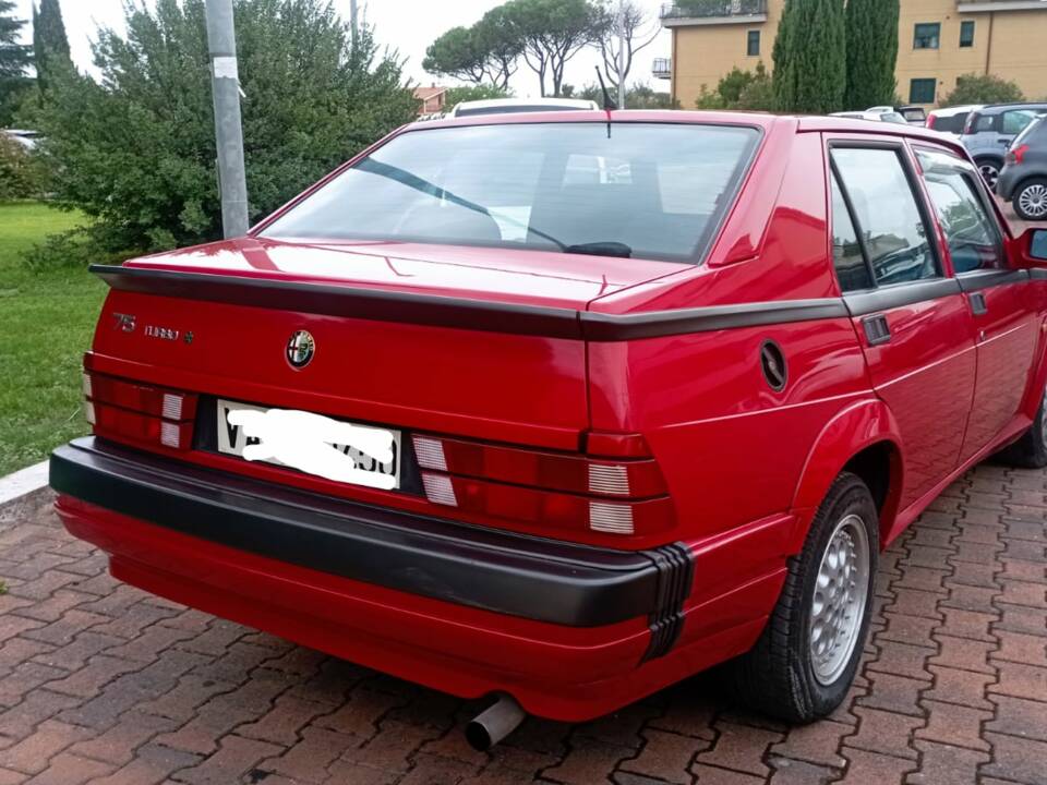 Image 20/51 of Alfa Romeo 75 1.8 Turbo (1991)