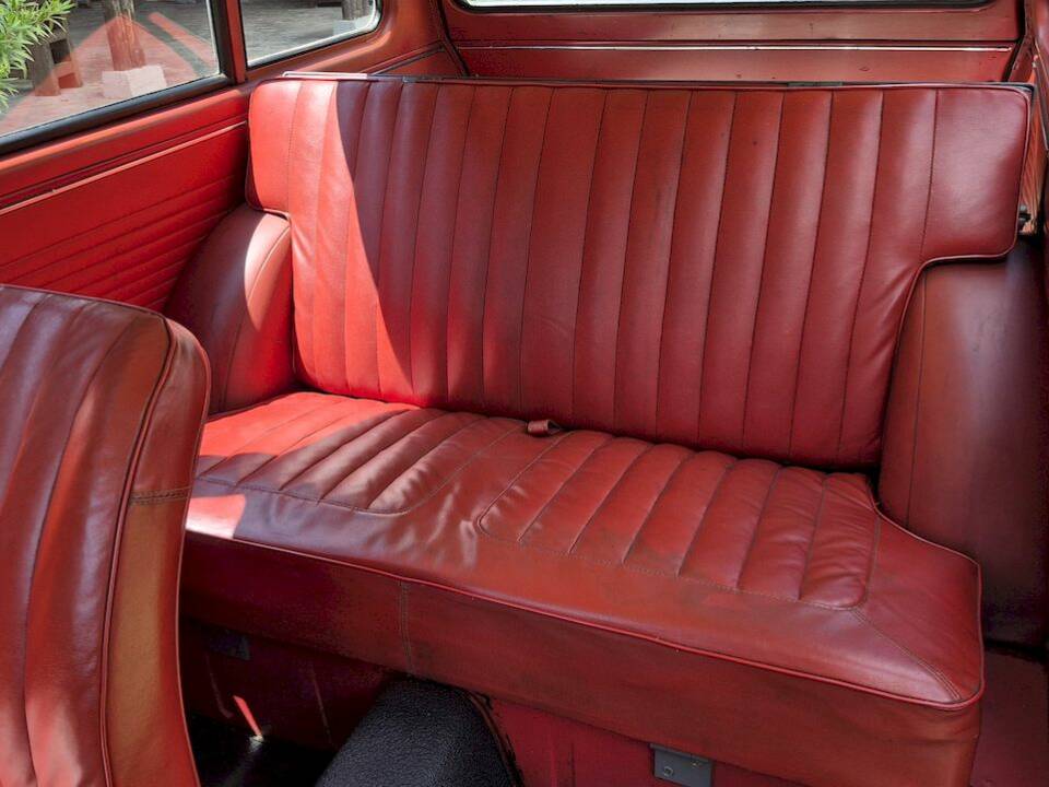Image 35/63 of Ford Anglia (1965)