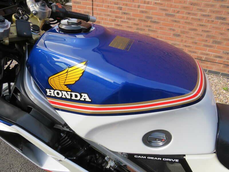 Bild 22/43 von Honda VF 1000RG (1988)