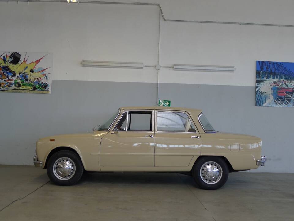Image 15/26 of Alfa Romeo Giulia 1300 TI (1970)