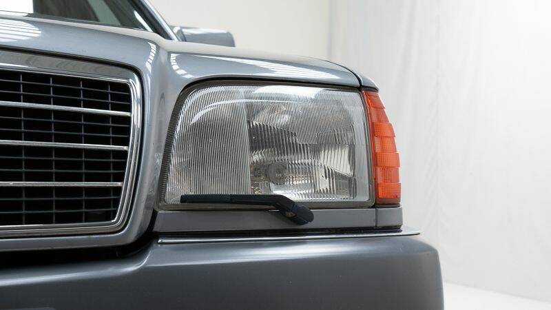 Bild 11/15 von Mercedes-Benz 300 SE (1992)