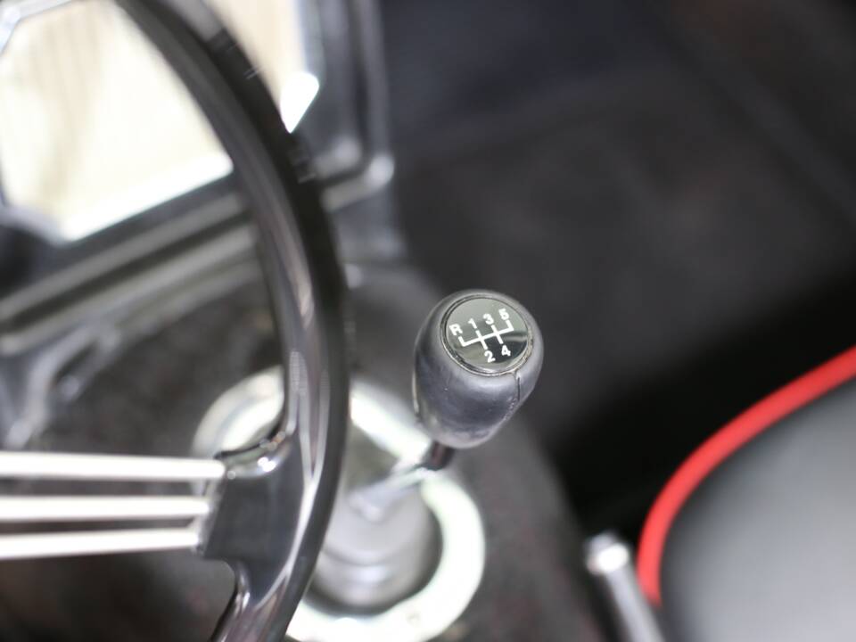 Image 38/49 of MG MGB (1966)