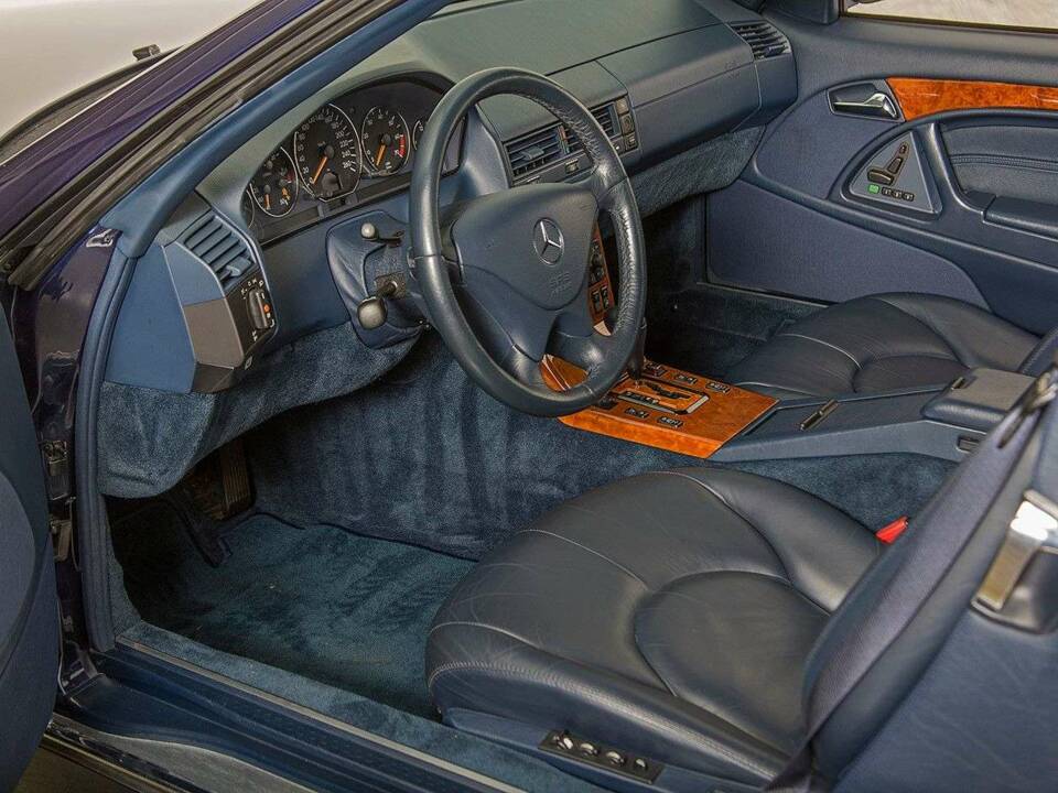 Afbeelding 34/36 van Mercedes-Benz SL 320 (2000)