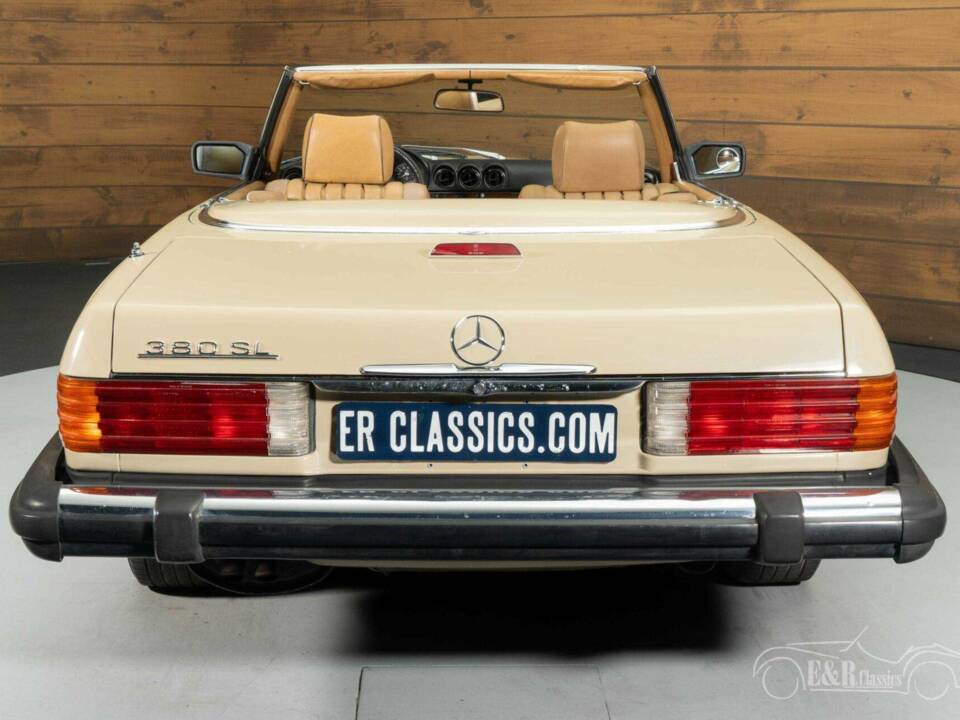 Immagine 20/29 di Mercedes-Benz 380 SL (1983)