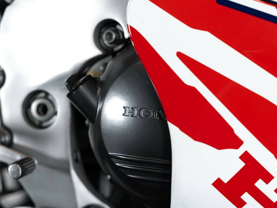 Immagine 20/42 di Honda RVF 750 (1994)