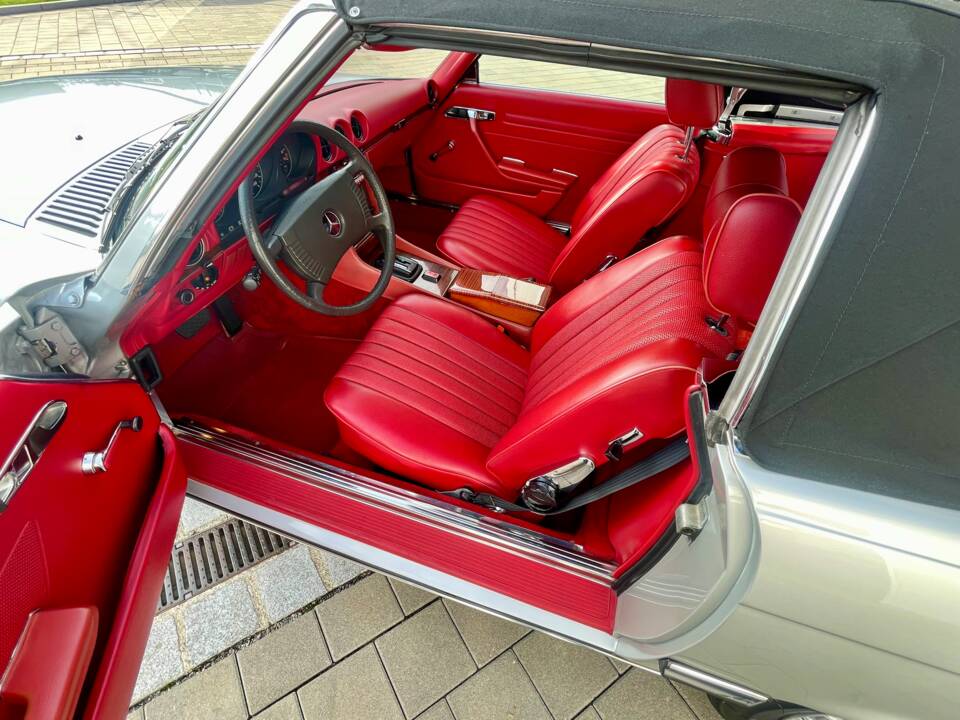 Image 11/23 de Mercedes-Benz 280 SL (1977)