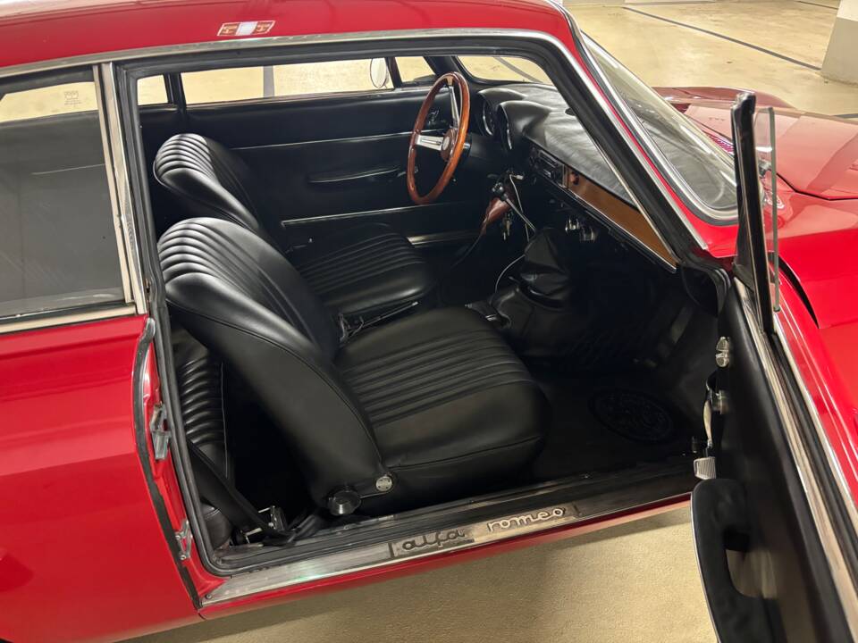 Afbeelding 13/33 van Alfa Romeo Giulia 1600 GT Junior (1972)
