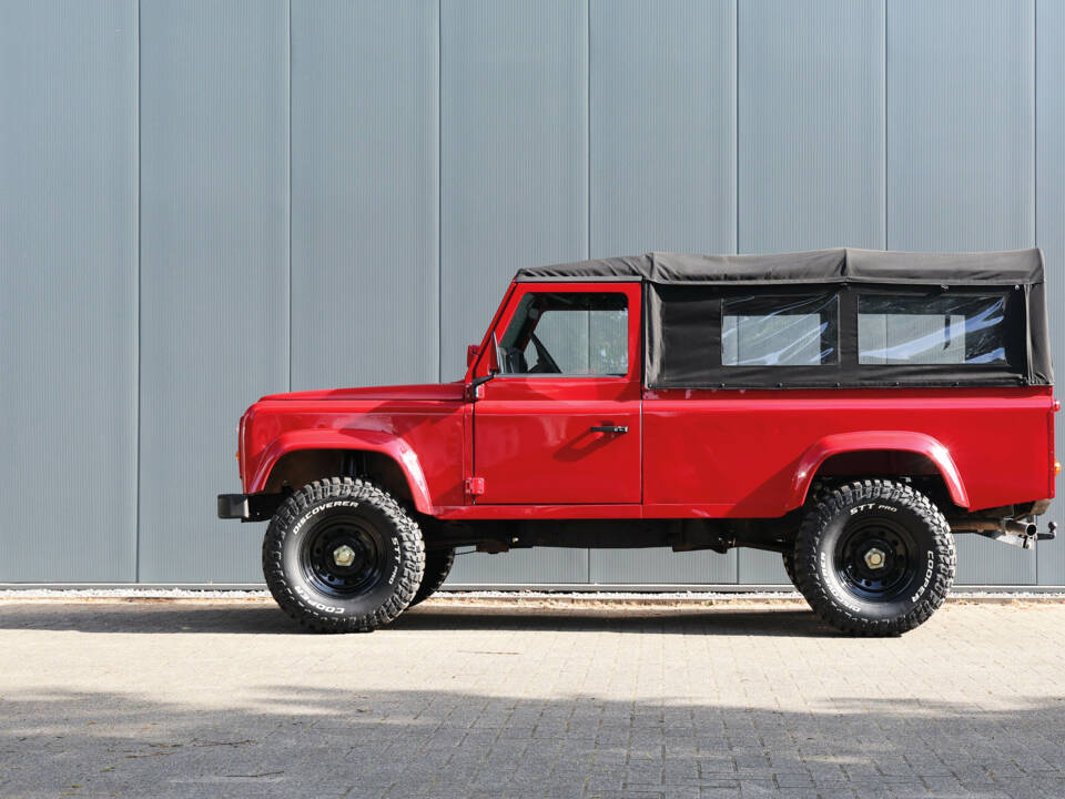 Image 19/38 of Land Rover 110 (1989)