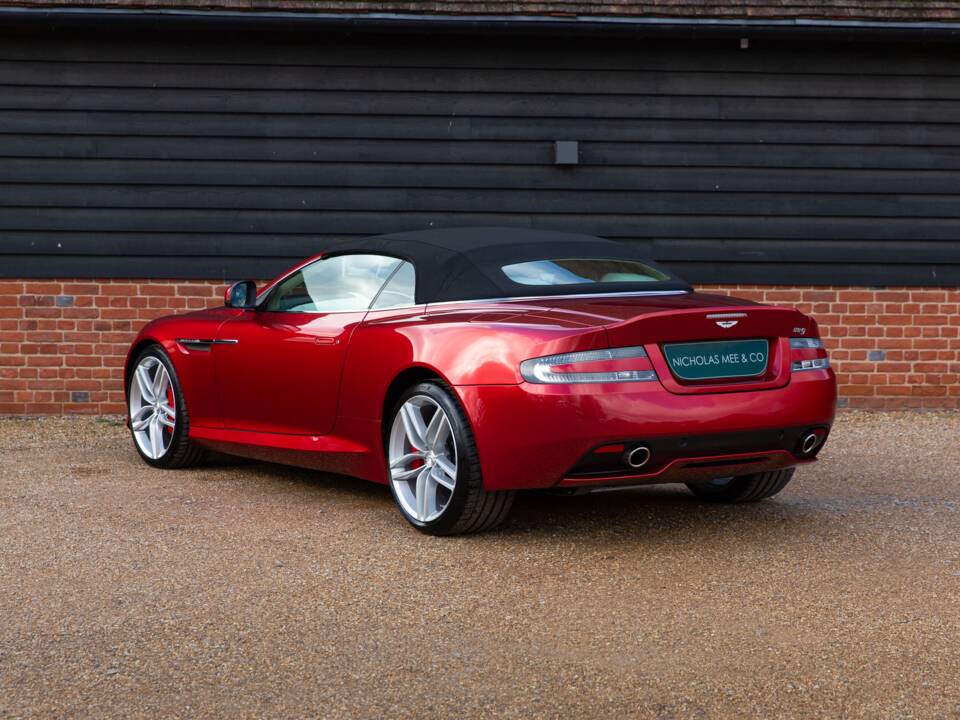 Afbeelding 34/81 van Aston Martin DB 9 Volante (2015)