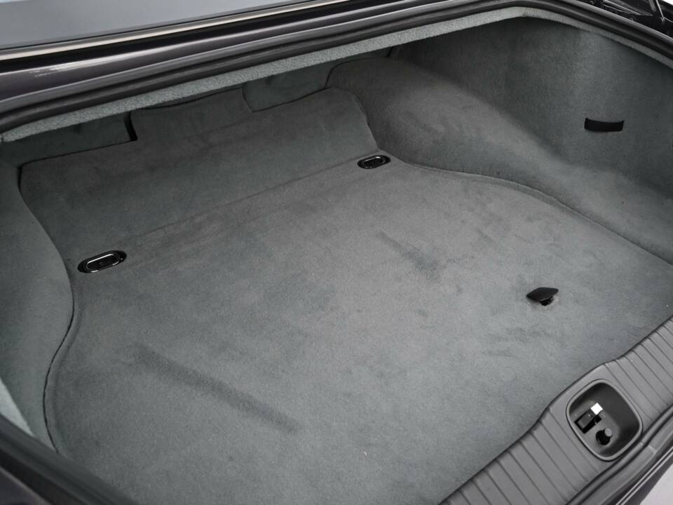 Image 42/50 de Jaguar XJ 8 4.2 (2009)