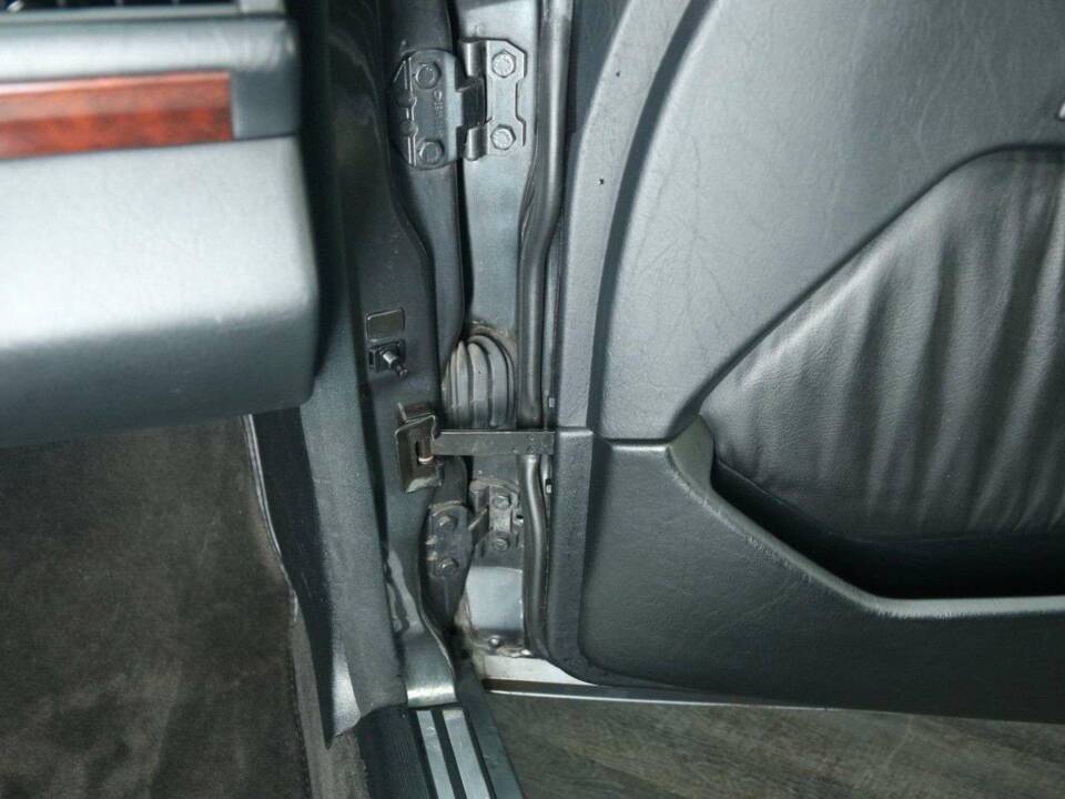 Bild 30/50 von Mercedes-Benz 300 CE-24 3.4 AMG (1993)