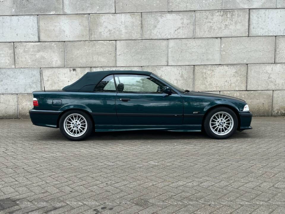 Image 3/8 of BMW 325i (1995)