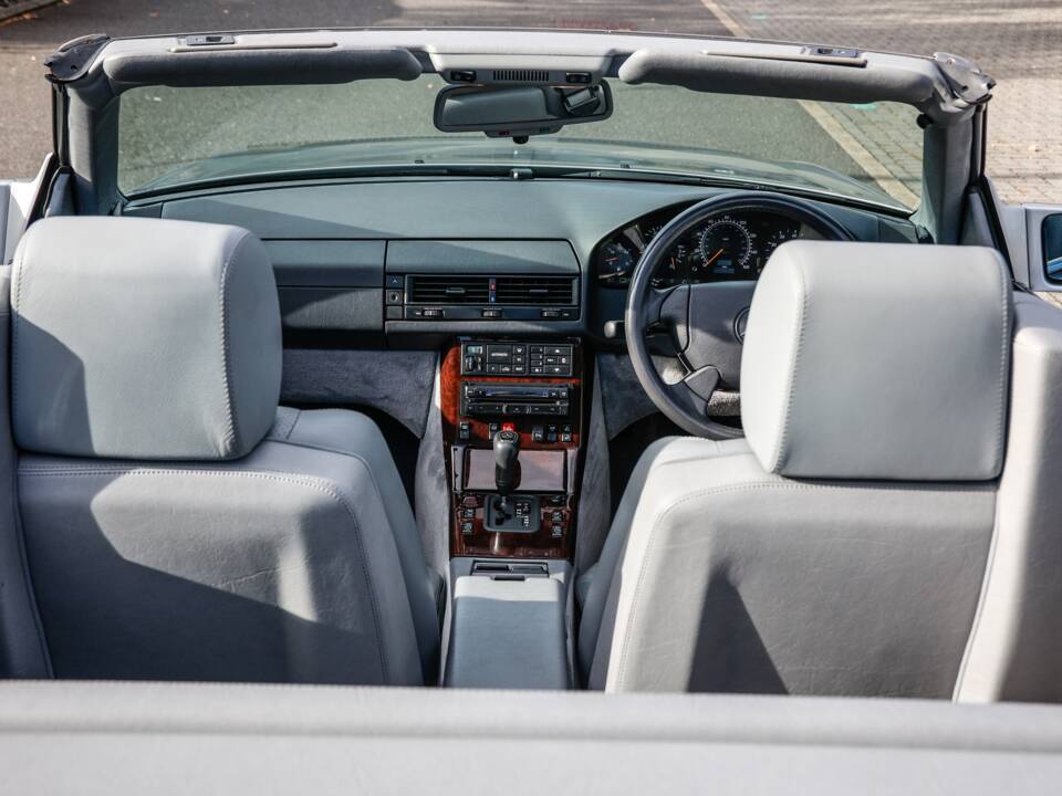 Image 33/43 of Mercedes-Benz SL 500 (1996)