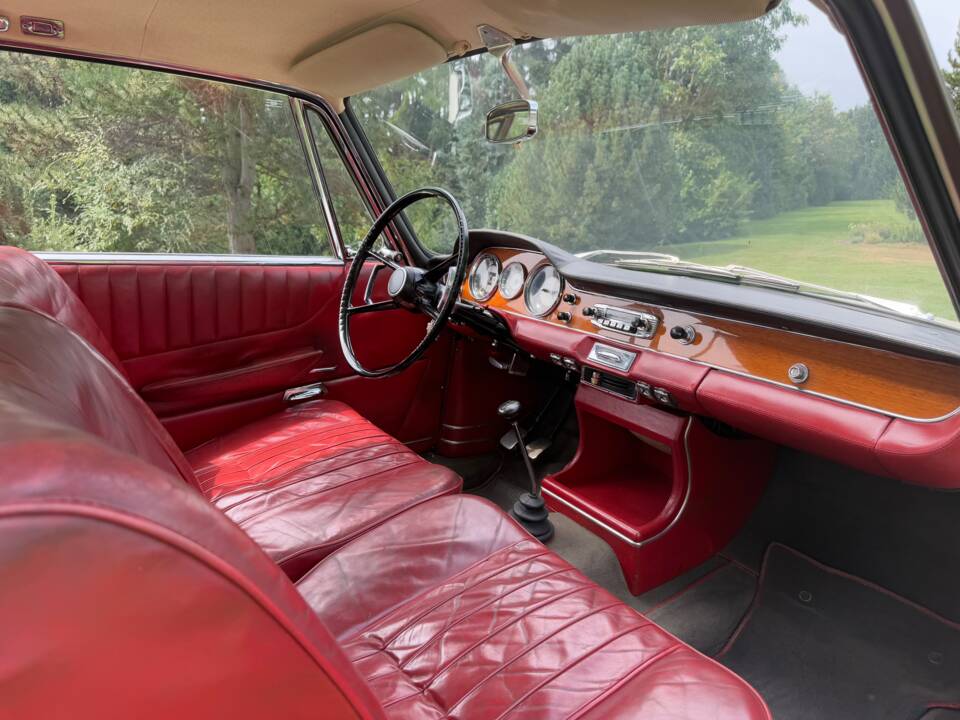 Image 15/16 of BMW 3200 CS (1965)