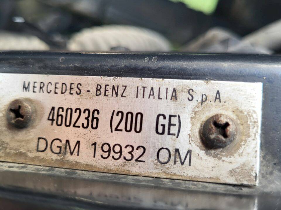 Image 53/55 of Mercedes-Benz 200 GE (SWB) (1990)