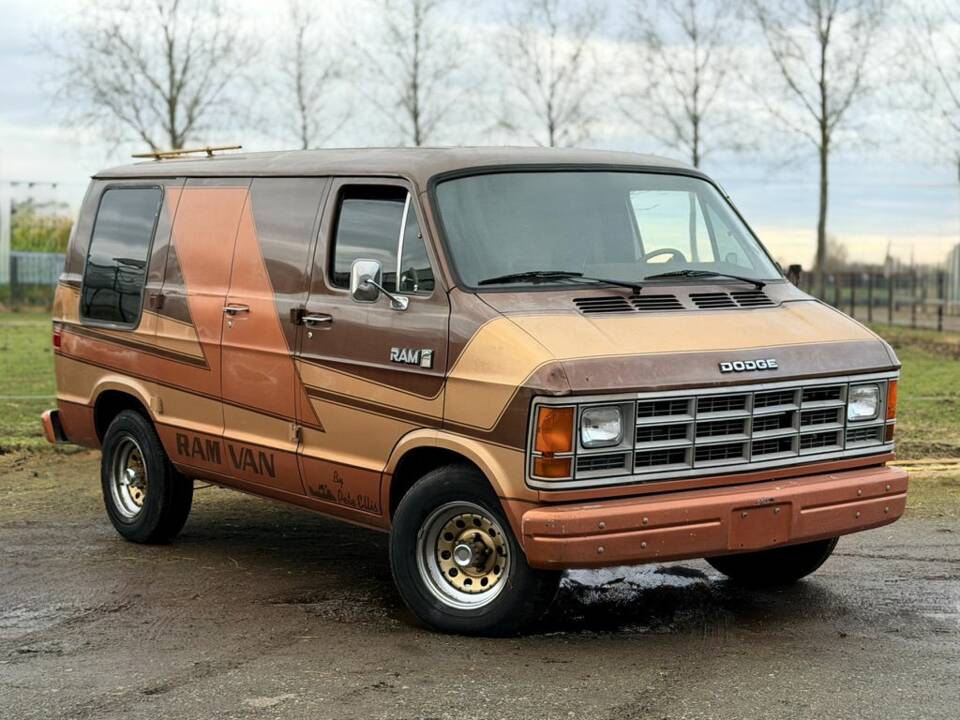 Afbeelding 4/8 van Dodge Ram Van (1989)