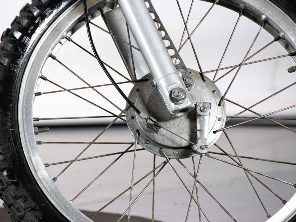 Image 30/50 of Ducati DUMMY (1976)