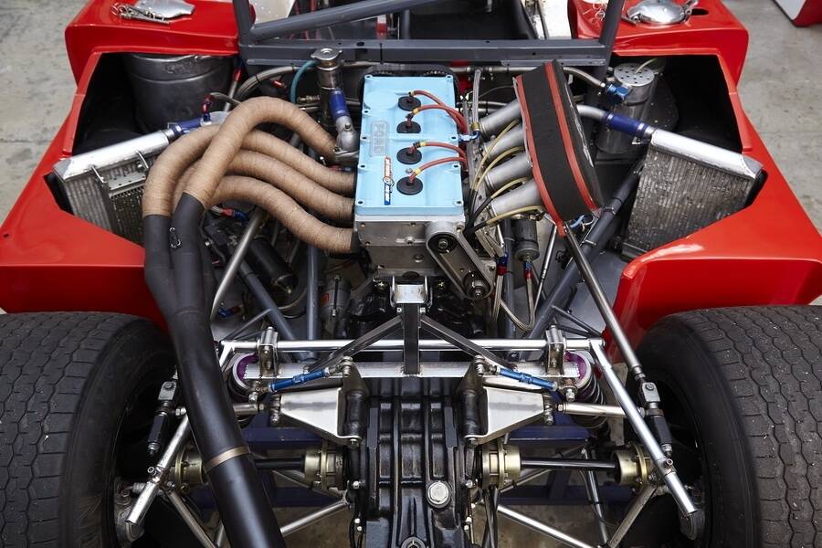 Image 17/50 of Lola T290 (1972)