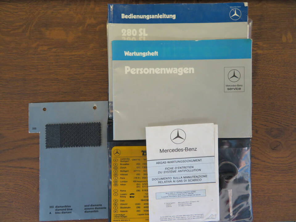 Image 19/19 of Mercedes-Benz 380 SL (1985)