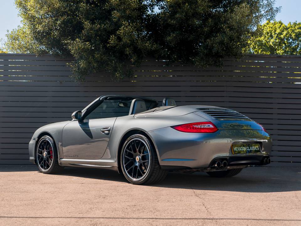 Image 2/42 of Porsche 911 Carrera GTS (2011)