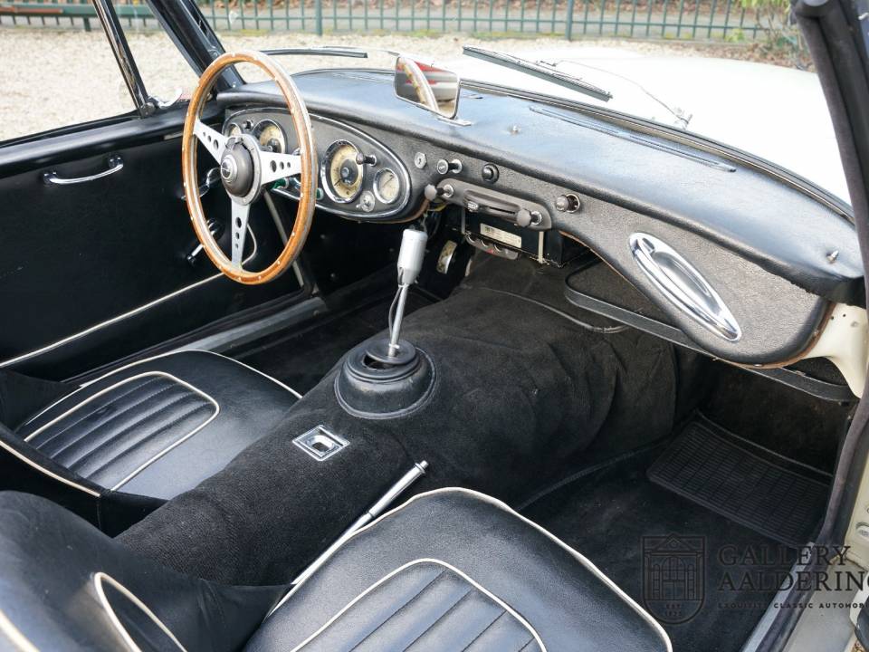 Imagen 24/50 de Austin-Healey 3000 Mk II (BJ7) (1963)