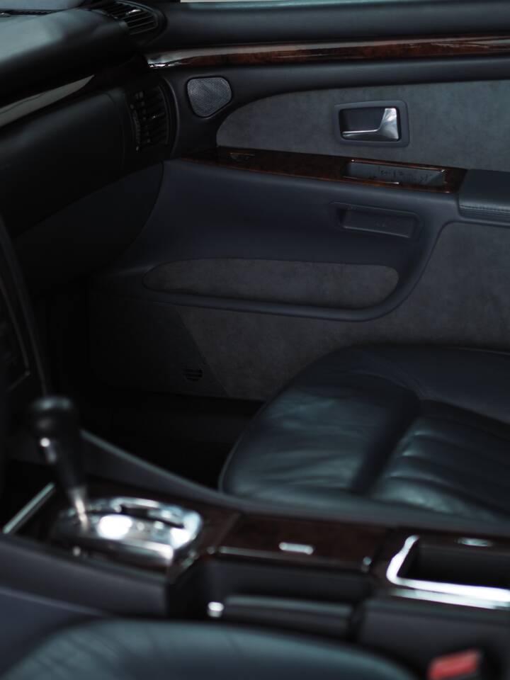 Bild 47/55 von Audi A8 3.7 quattro (2000)