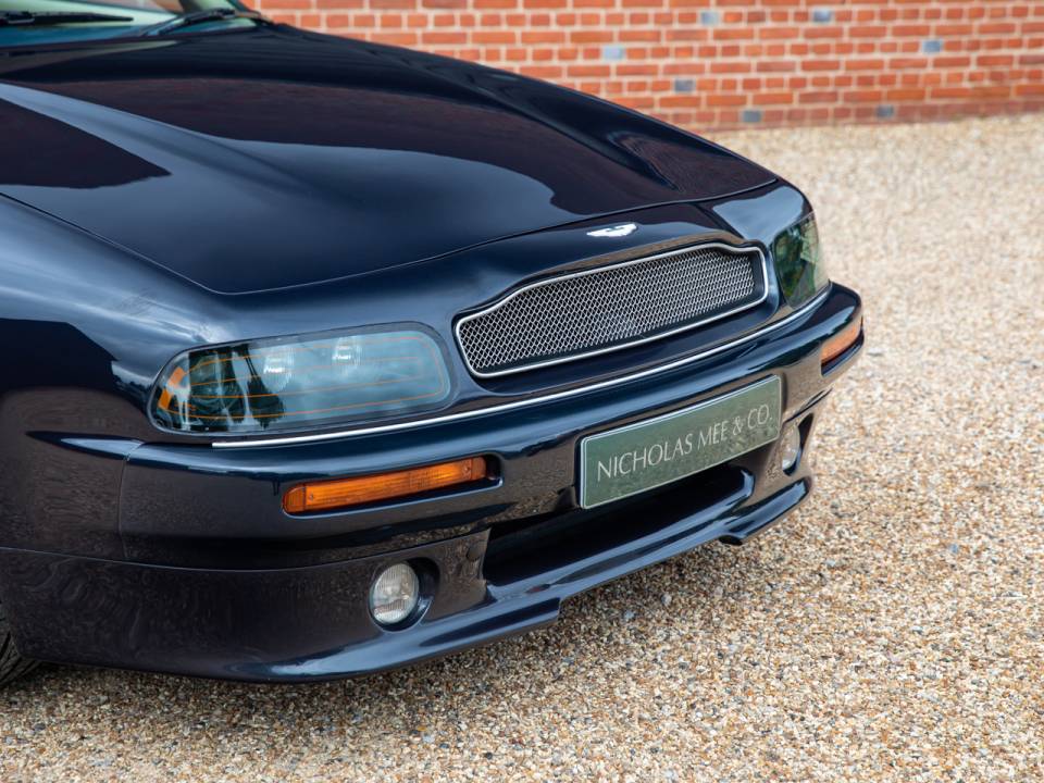 Immagine 12/50 di Aston Martin V8 Coupé (1998)