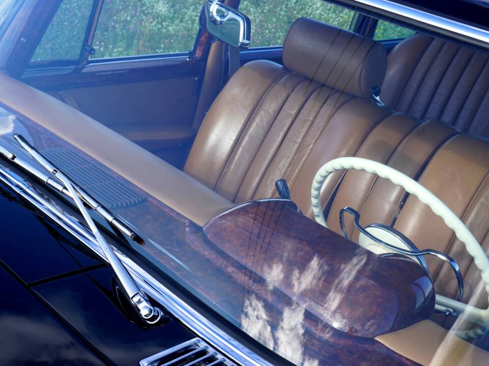 Image 8/78 of Mercedes-Benz 600 (1965)