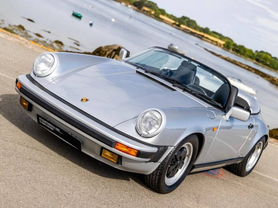 Image 18/132 of Porsche 911 Speedster 3.2 (1989)