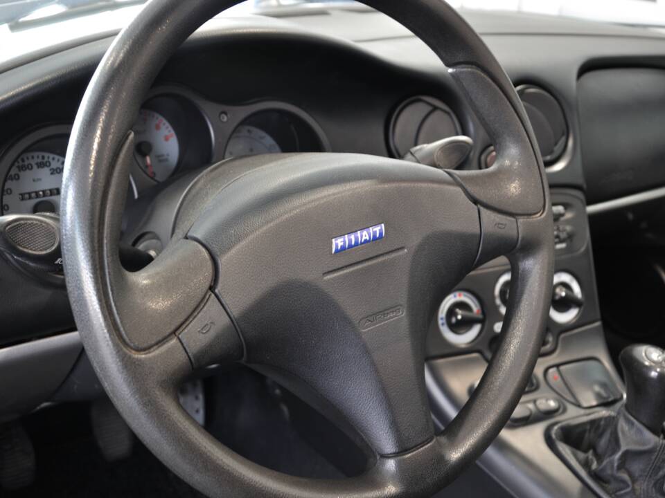 Bild 22/37 von FIAT Barchetta 1.8 16V (1998)
