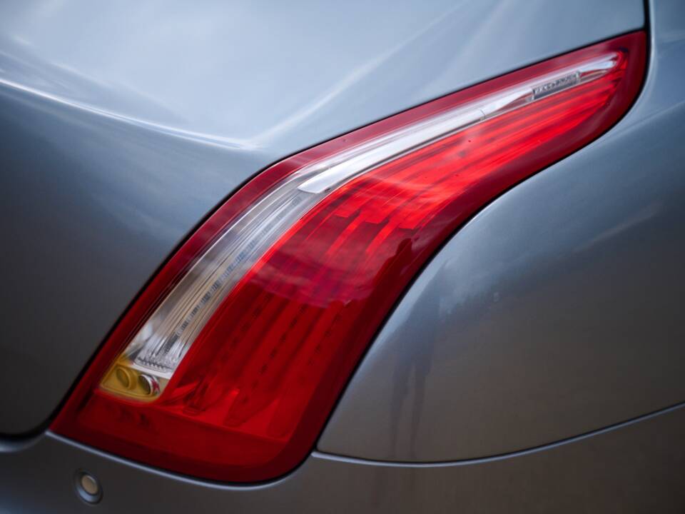 Bild 29/50 von Jaguar XJ 5.0 (2010)