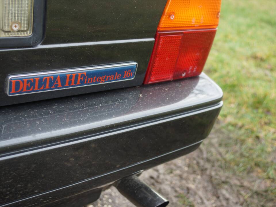 Bild 15/105 von Lancia Delta HF Integrale 16V (1990)