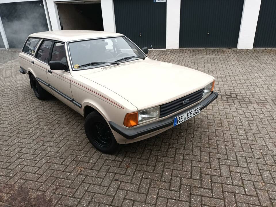 Imagen 1/16 de Ford Taunus 2.3 Turnier V6 (1982)