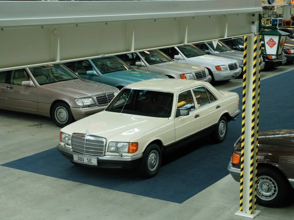 Bild 4/50 von Mercedes-Benz 380 SE (1980)