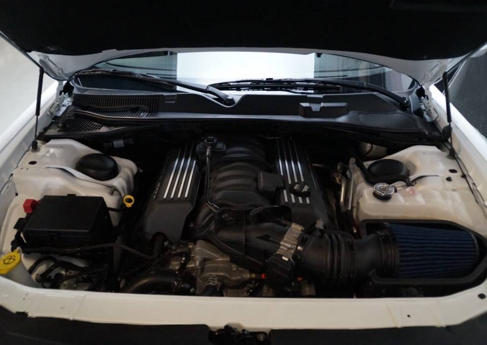 Image 47/70 of Dodge Challenger R&#x2F;T Scat Pack (2020)