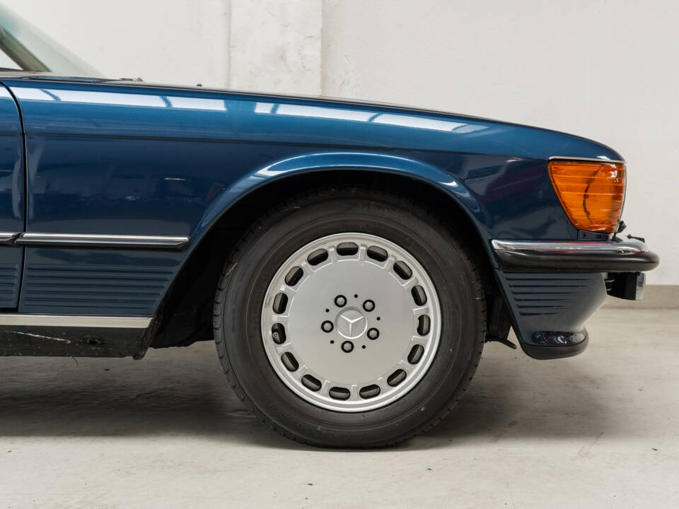 Image 26/40 of Mercedes-Benz 300 SL (1987)