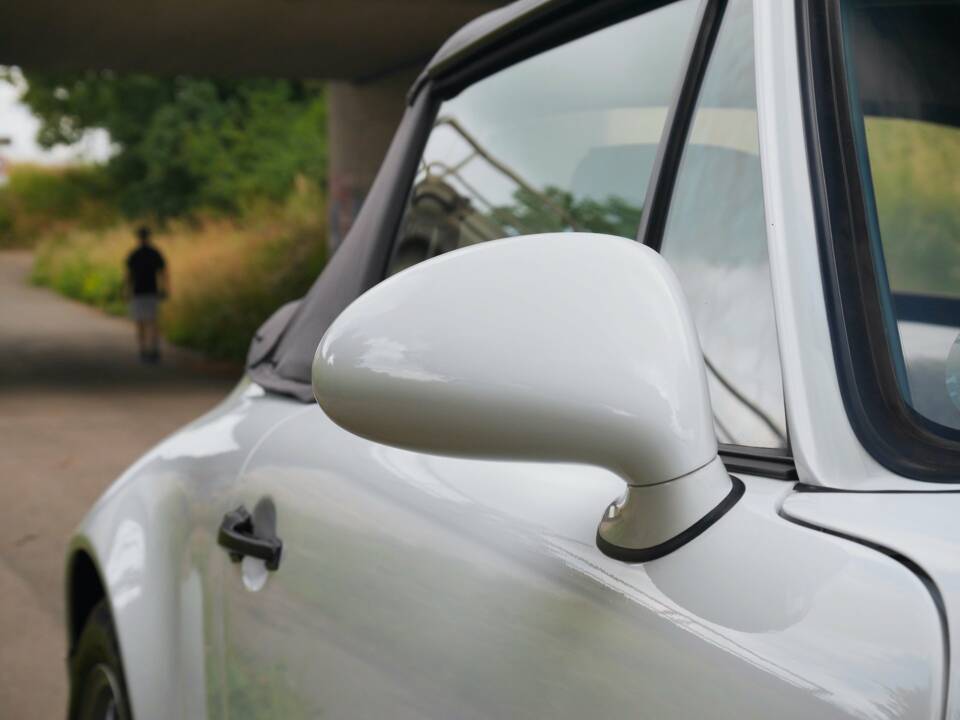Bild 35/45 von Porsche 911 Carrera 2 (1993)