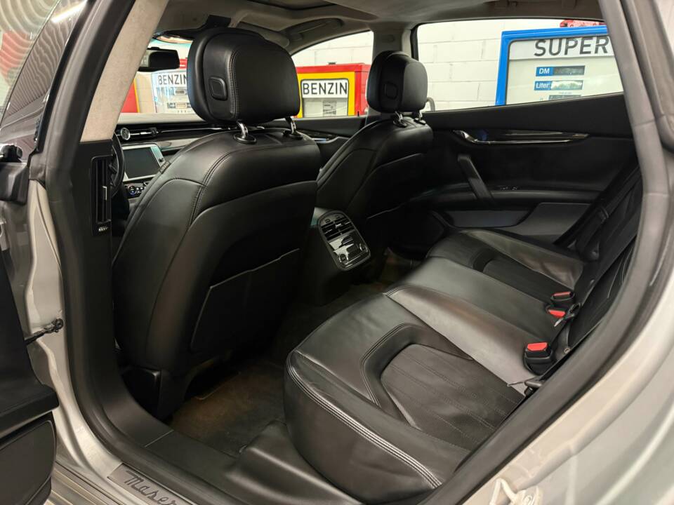 Image 15/19 of Maserati Quattroporte GTS (2014)